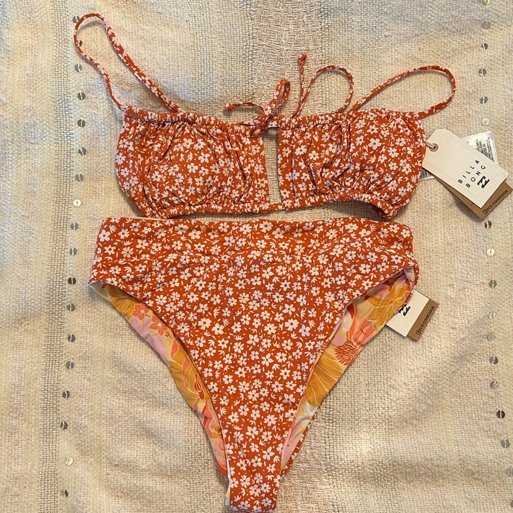 NWT Billabong Bikini Ditsy Floral Swimsuit Bikini